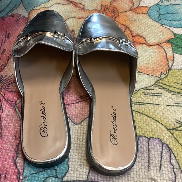 NEW silver mule loafer shoes size 9 Breckelle’s. - Picture 7 of 7